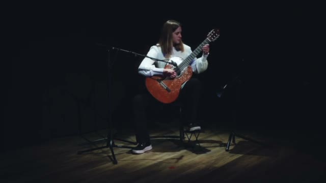 Bild till Critical Response Process (CRP) - Junie gitarr
